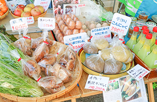 新鮮な野菜、しいたけ、手作りこにゃく